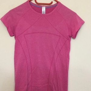 ivivva fly tech short sleeve top size 14 pink